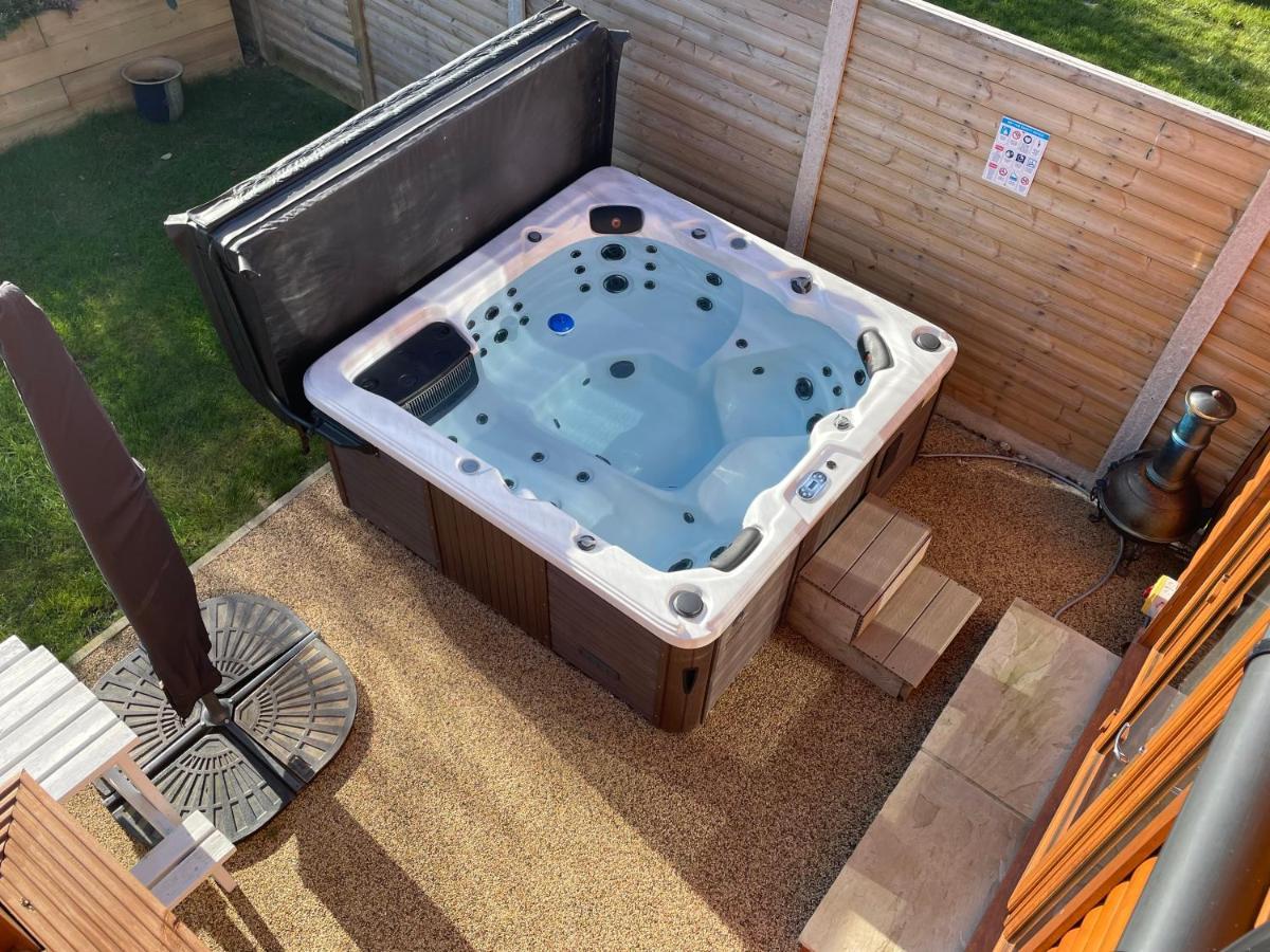 31 Cherry East Riding Of Yorkshire Hot Tub & Fishing Garton Экстерьер фото